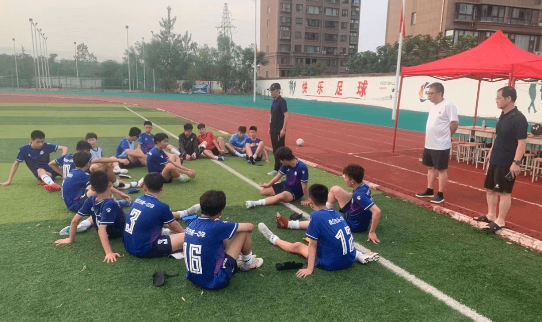 开云平台-包含球场上激情飞扬亚洲球队不可阻挡的词条