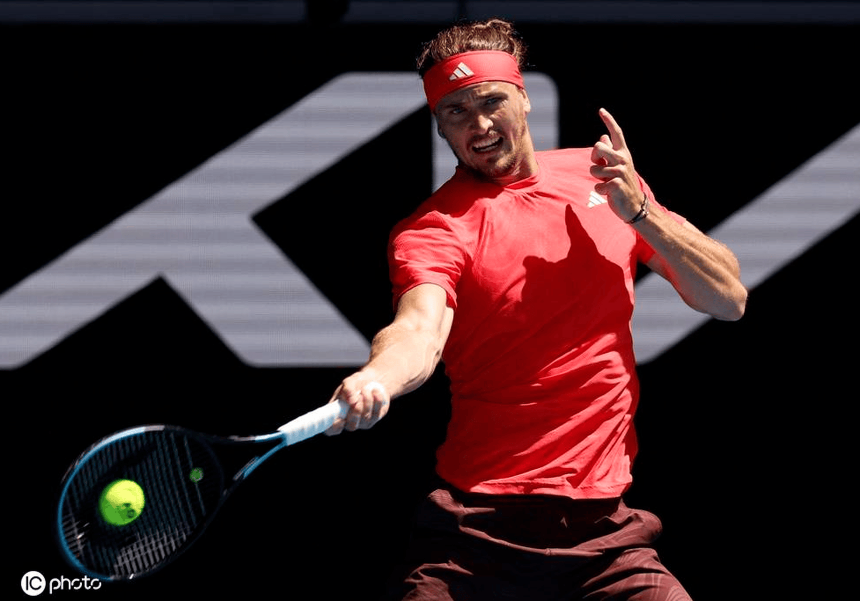 法网逆转澳网,兹维列夫高光表现的简单介绍 法网逆转澳网,兹维列夫高光表现的简单介绍