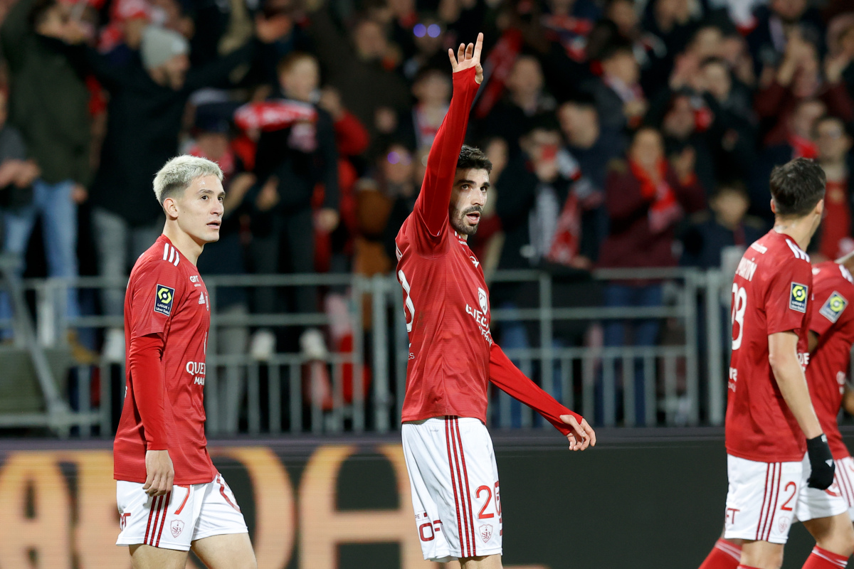 波兰完胜拜仁，门迪关键制胜