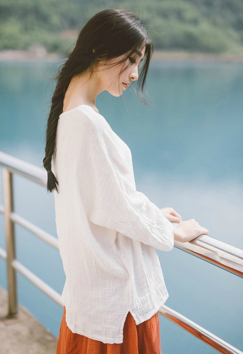 新星闪耀!小贾伦空砍30+10难救主,掘金团队篮球斩落黄蜂