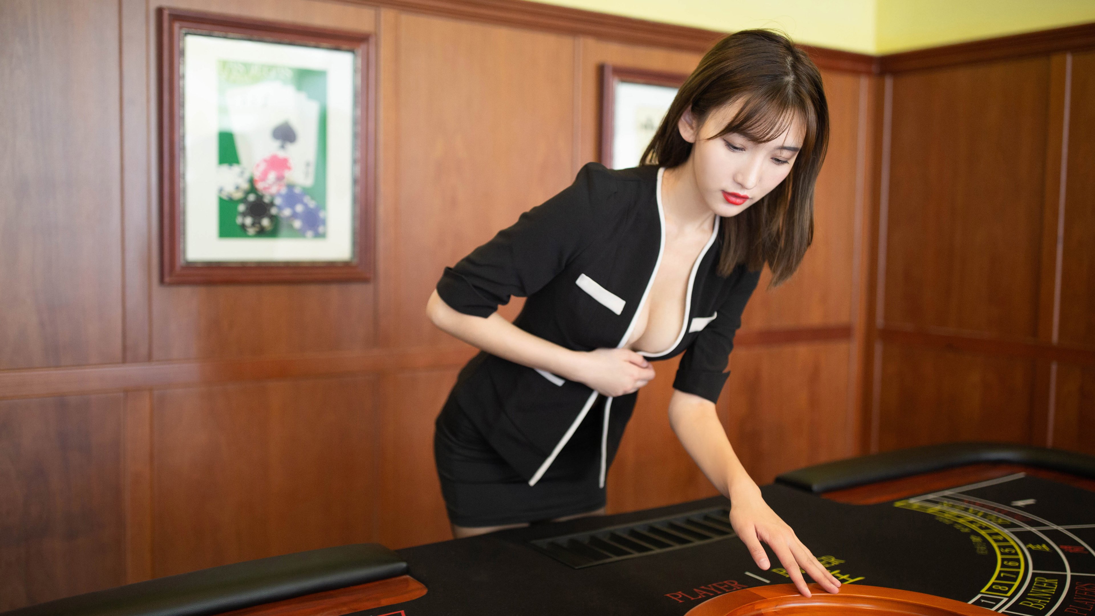 引擎咆哮中的冷血杀手,德罗赞在F1街道赛之夜的自我正名