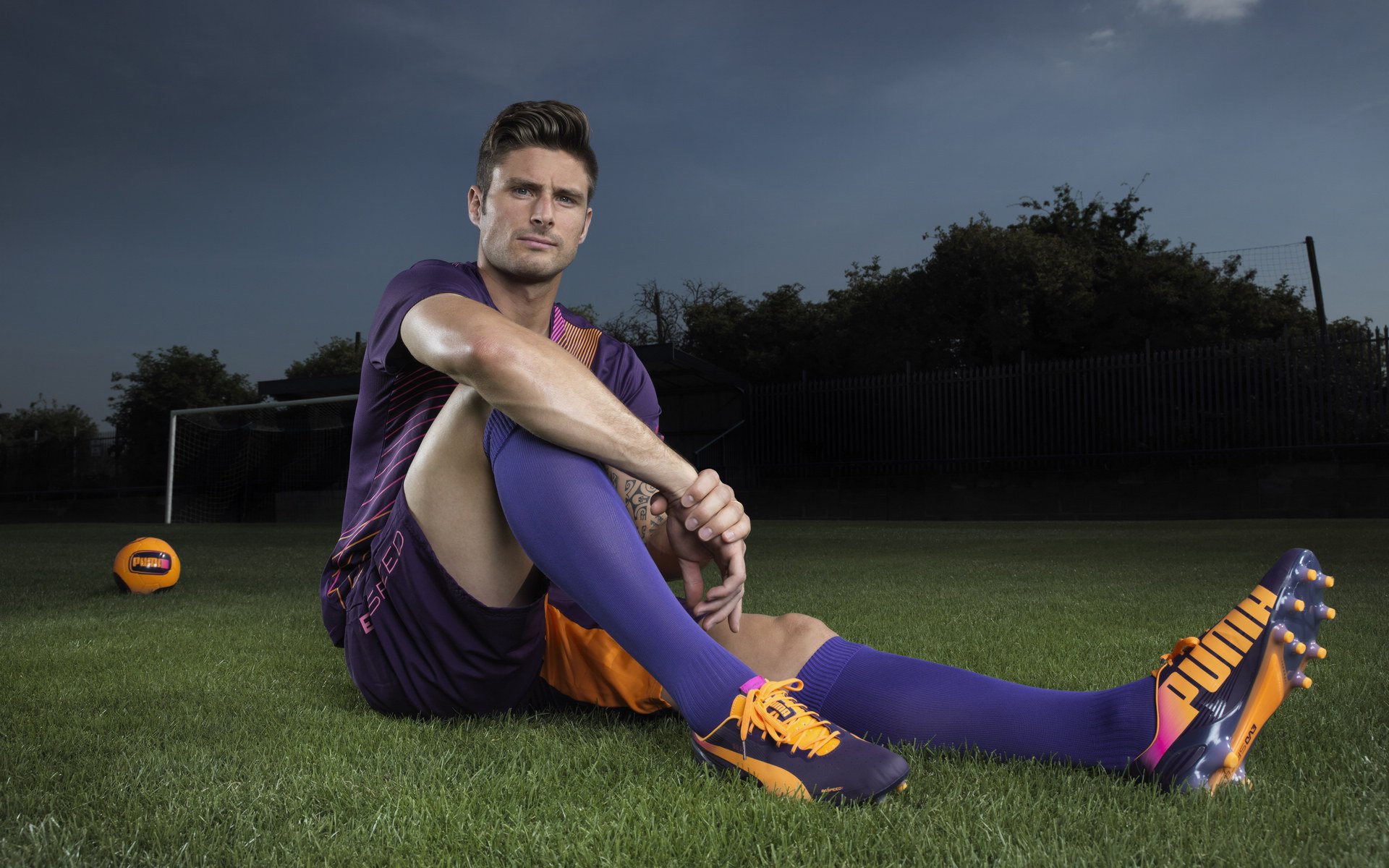 德甲争冠激战正酣，哥伦比亚轻取玻利维亚，足球双线精彩纷呈